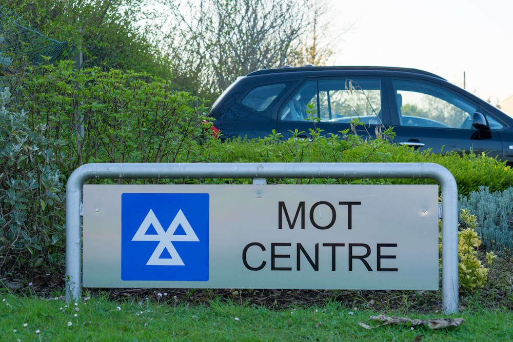 Mot Centre Sign